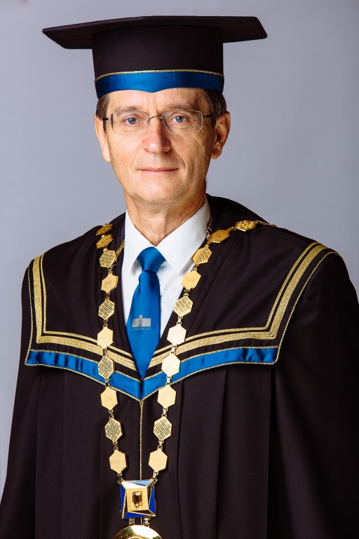 Portret rektorja Univerze v Mariboru, red. prof. dr. Zdravka Kačiča